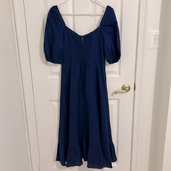 Reformation Belgium Linen Puff Sleeve Smocked Dress in Danube Blue Size 6 - Picture 10 of 14